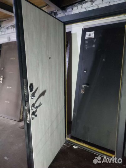 Утепленные входные двери б/у