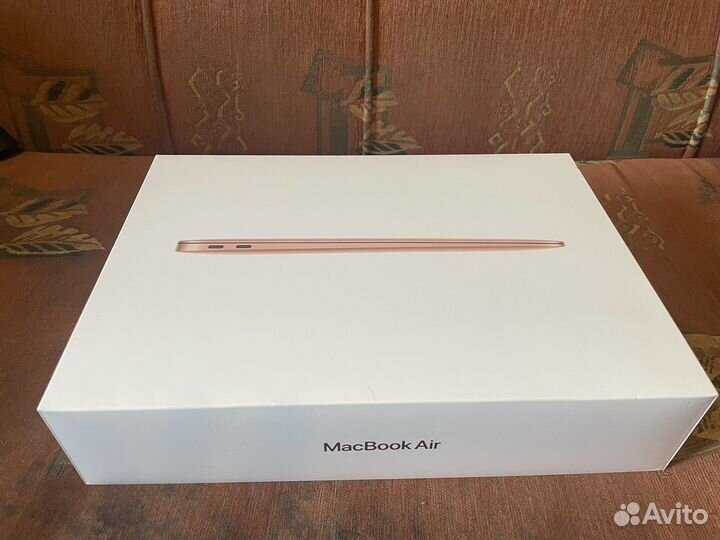 Коробка MacBook Air золотой