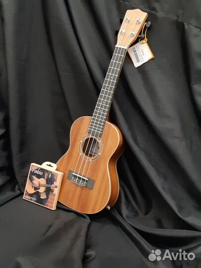 Страстная укулеле фирмы Fabio