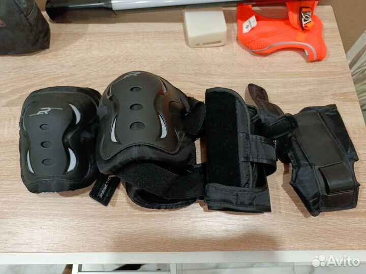 Защита ролики наколенники налокотники