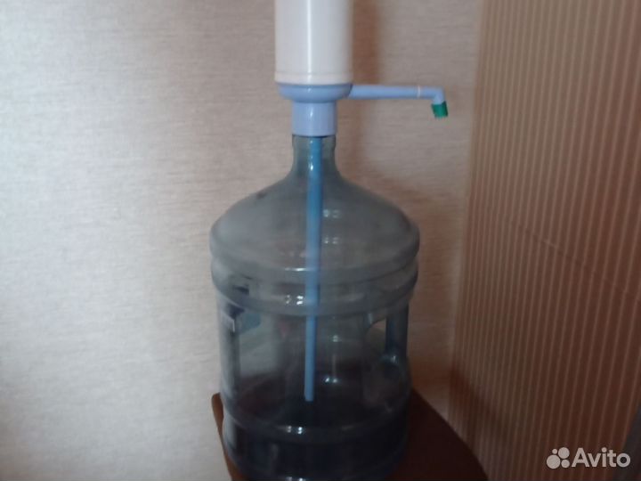 Бутыль 19 литров с помпой