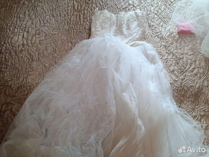 Свадебное платье 38