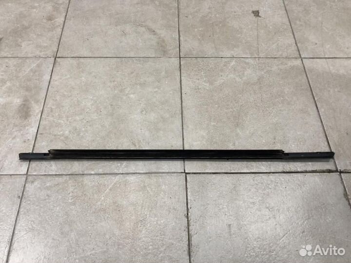 Молдинг стекла двери левый Infiniti QX50 II (2017—2024)