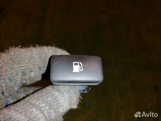 Кнопка открывания бензобака 84841-48010 Toyota Cro