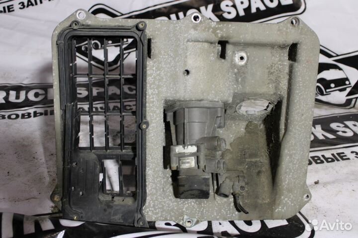 Тормозной кран с педалями на MAN 81.52130-6275