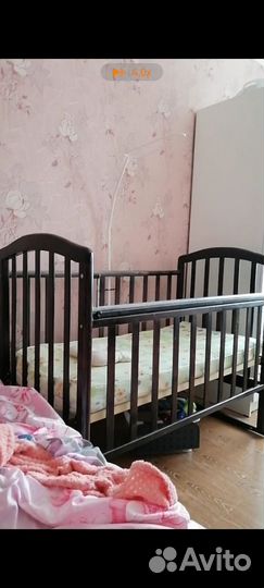 Детская кроватка с матрасом