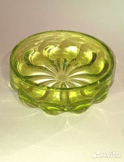 Ваза урановое стекло