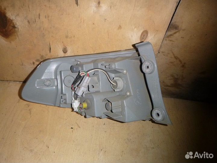 Фонарь задний наружный правый subaru impreza (G12)