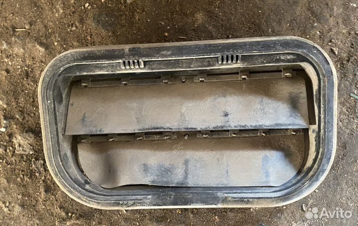 Решетка вентиляционная (заднего левого крыла ) For