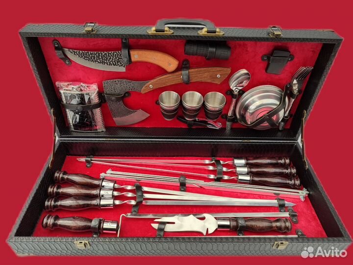 Подарочный шашлычный набор в богатой комплектации