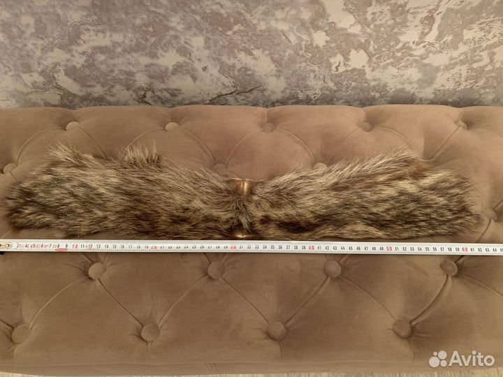 Воротник из меха енота