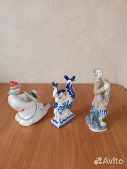 Статуэтка фарфор