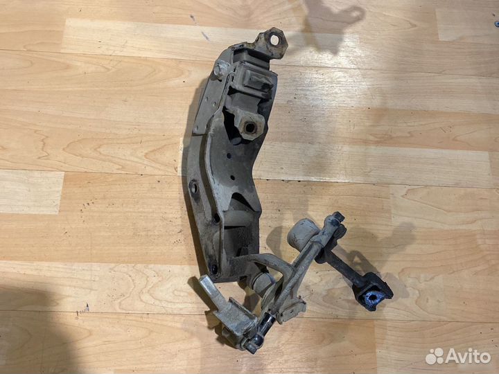 Механтзм выбора передач Daewoo Nexia N150