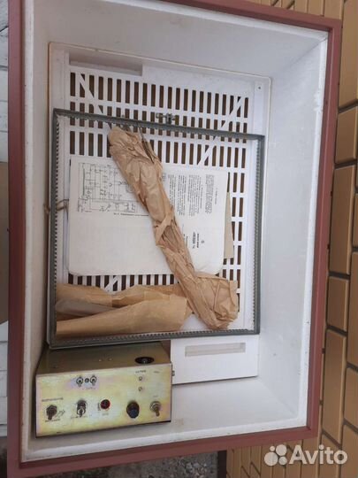 Инкубатор бытовой для яиц