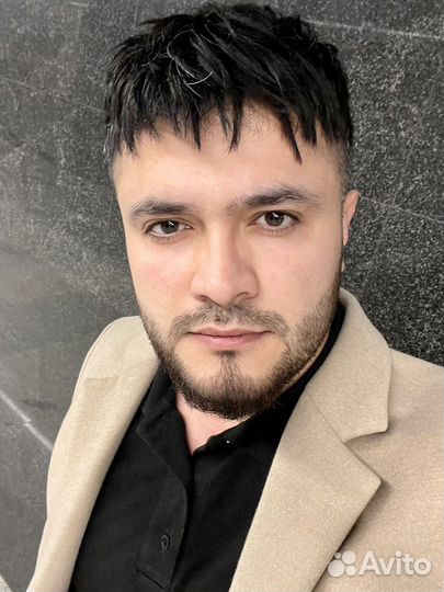 Менеджер, официант