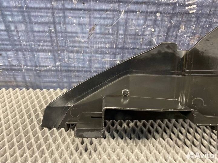 Воздуховод радиатора левый Audi Allroad C5 BES