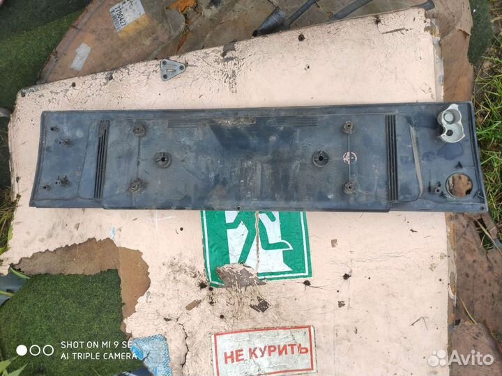 Накладка крышки багажника A6 (C4)