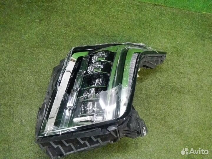 Фара левая Cadillac Escalade 4 (2014-2020) LED