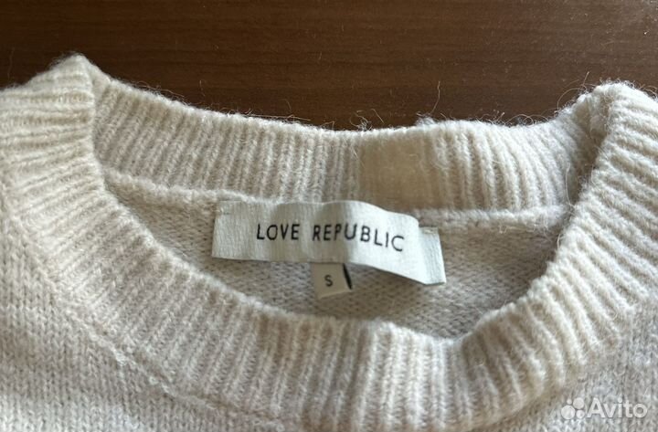 Свитер женский Love republic