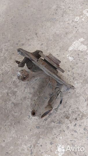 Кулак поворотный левый шкода рапид