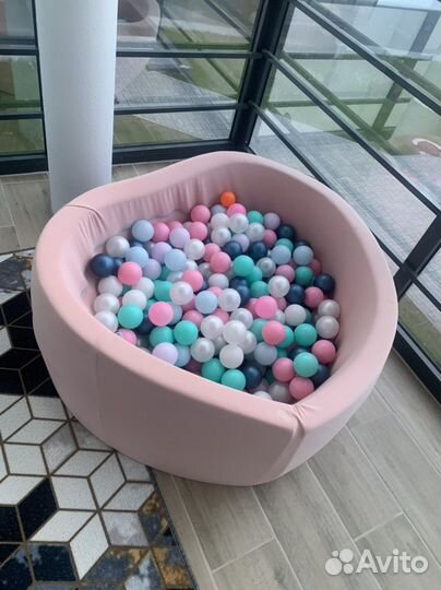 Бассейн с шариками