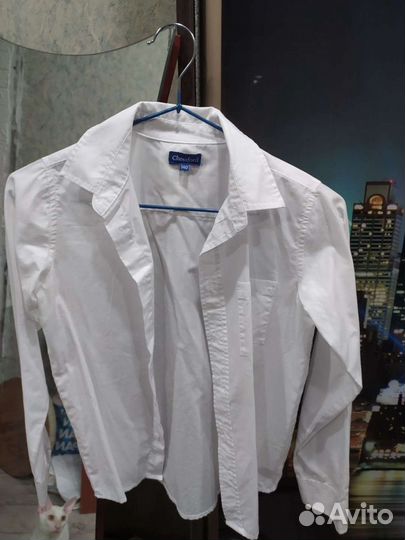 Продаю рубашки в школу