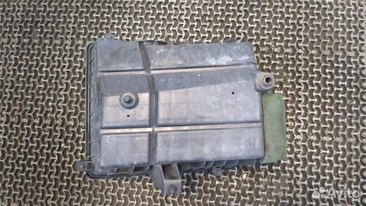 Корпус воздушного фильтра Chevrolet Tahoe, 2005