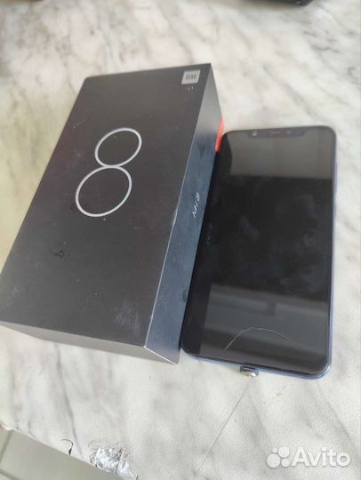 Телефон Xiaomi 8