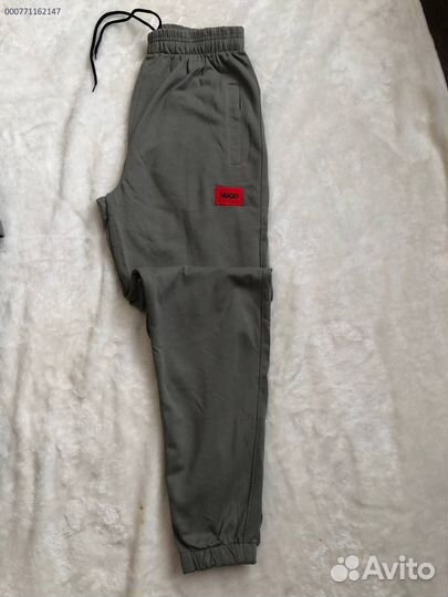 Костюм тройка (жилетка +костюм) Hugo Boss