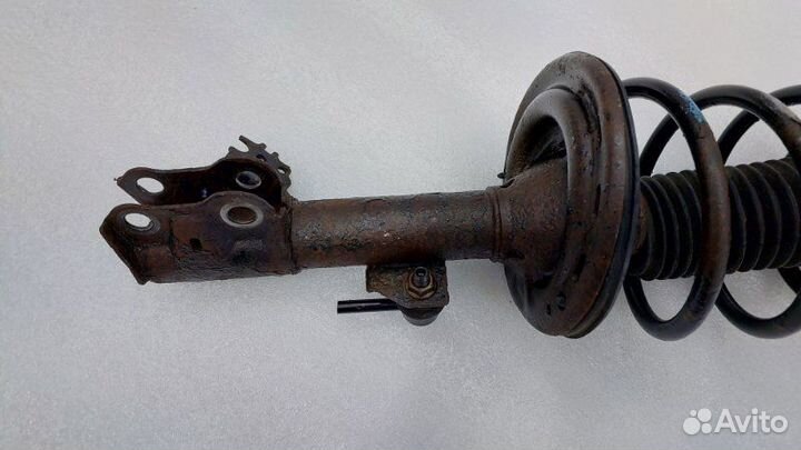 Амортизатор подвески передний левый Toyota Camry