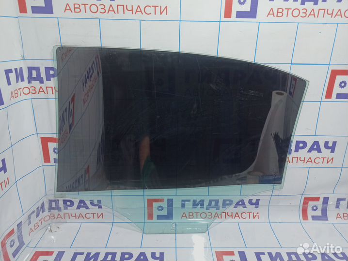 Стекло двери задней правой Volkswagen Jetta (A6) 5