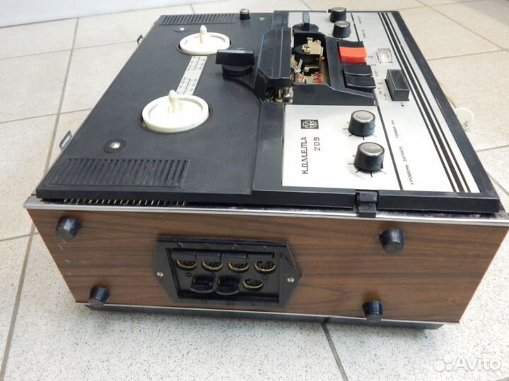 Магнитофон Комета 209