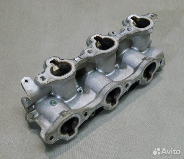 Коллектор впускной Maxima A32 VQ20DE