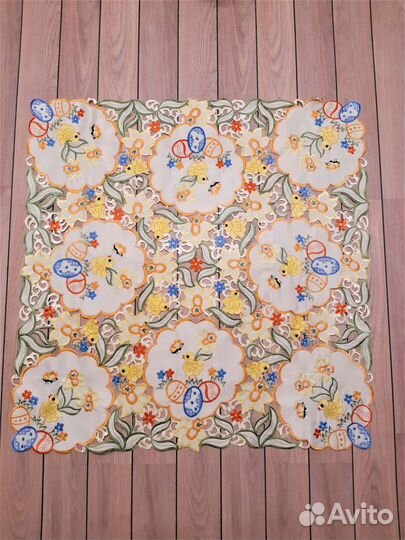 Винтажная скатерть пасхальная чайная с вышивкой