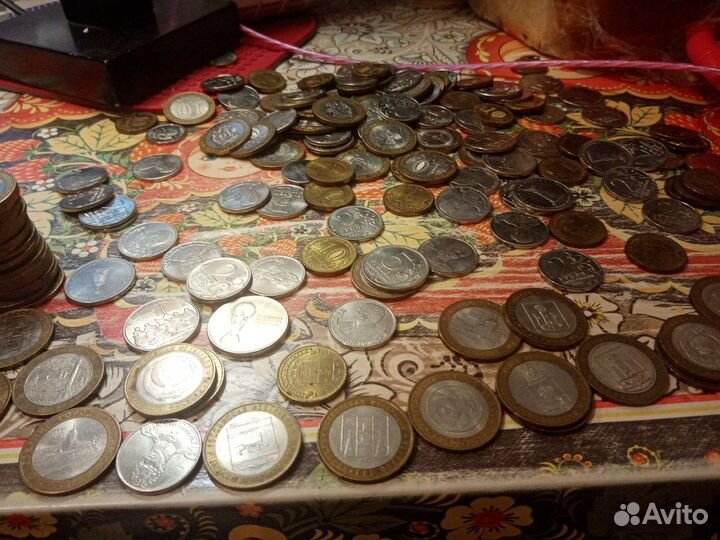 Юбилейные монеты продам