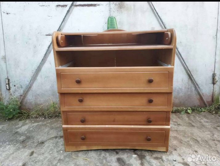 Детская кроватка с пеленальным столиком