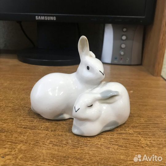 Фарфоровая статуэтка 