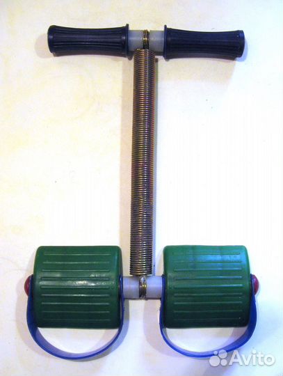 Пружинный тренажер-эспандер