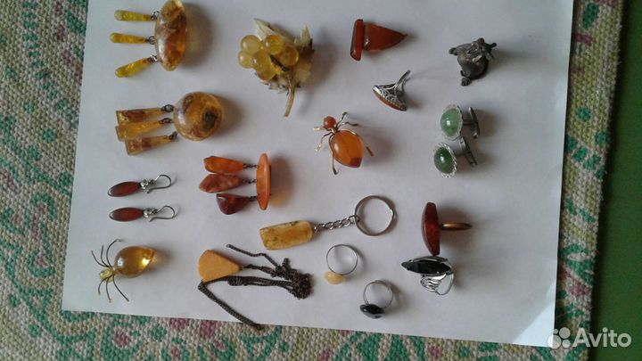 Старый янтарь,броши,кольца,серьги. СССР