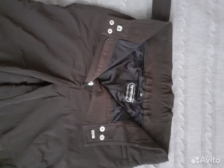 Горнолыжная куртка, брюки, шарф, шапка