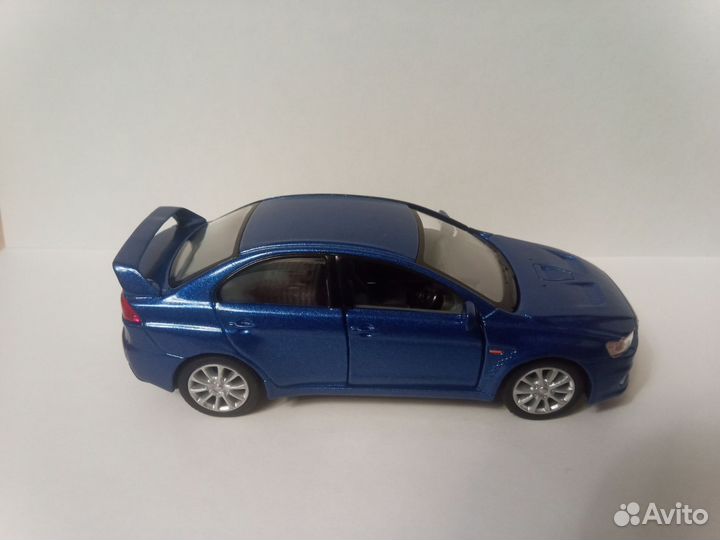 Модель автомобиля mitsubishi lancer 10
