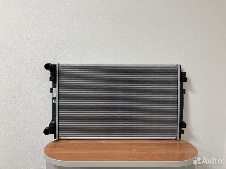 Радиатор охлаждения Фольксваген Тигуан 16