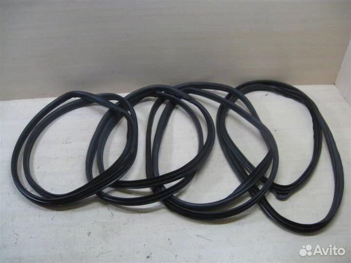 Уплотнители проемов дверей комплект Mazda 3 (BL)