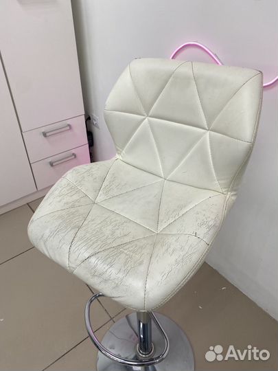 Стул для визажиста бровиста