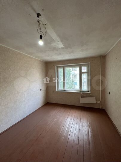 Комната 12 м² в 8-к., 2/5 эт.