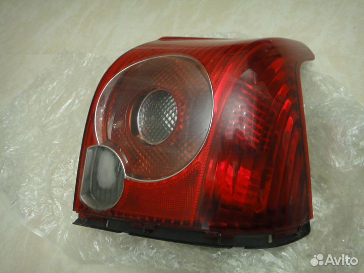 Фонарь задний правый toyota avensis 250 рестайл