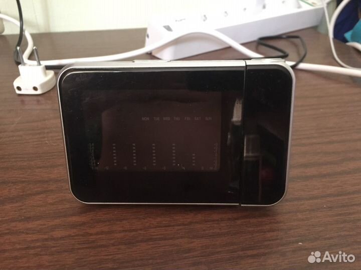 Погодная станция с проекцией времени