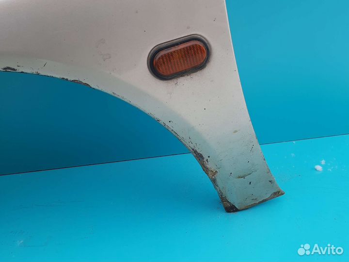 Переднее левое крыло Renault megane 1