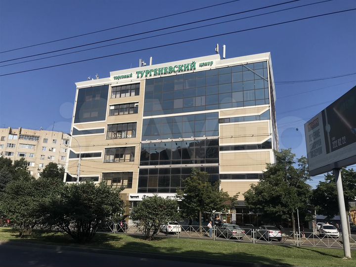 Помещение с арендатором фитнес клуб, 1008.7 м²