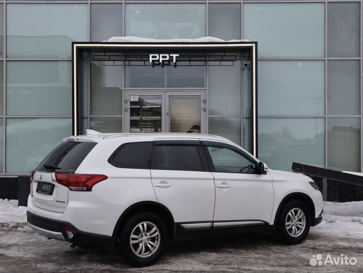 Mitsubishi Outlander 2.0 CVT, 2017, 188 268 км